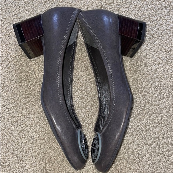 Tory Burch Gray Women's Pumps - Picture 6 of 9